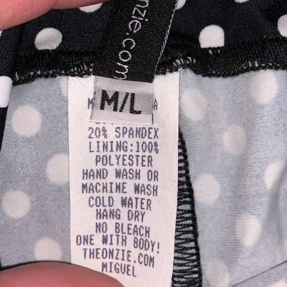 NWT Onzie polka dot yoga pants size M/L - Picture 5 of 5